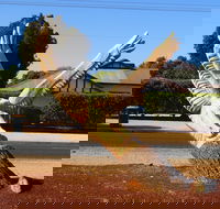 Loxton Tree sculptures - Kempsey Accommodation