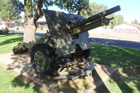 War Gun Trophy - Kempsey Accommodation 0