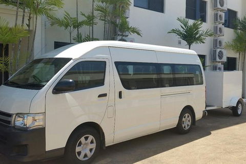 Airport Transfer To Or From Cairns Hotels For Up To 13 People (7am-10pm) - Kempsey Accommodation 0