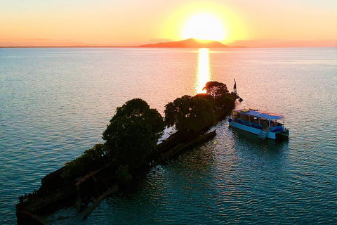 Aquascene Magnetic Island Sunset & Shipwreck Tour - Kempsey Accommodation 0