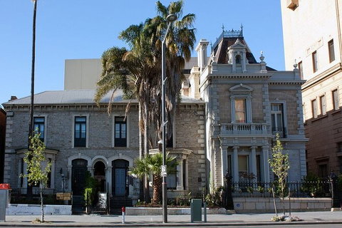 Adelaide Airport Transfers : Airport ADL To Adelaide City In Business Car - Kempsey Accommodation 3