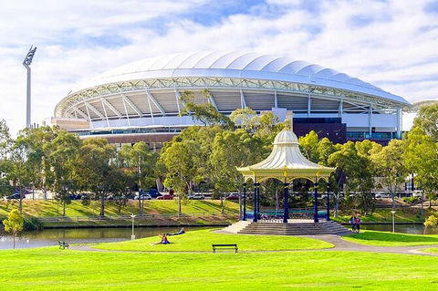Adelaide Airport Transfers : Airport ADL To Adelaide City In Luxury Van - Kempsey Accommodation 8