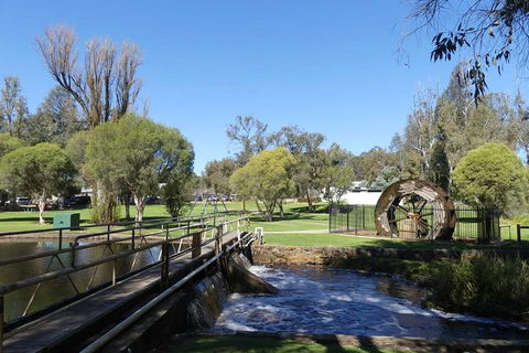 Private, Luxury Pinnacles Tour: Stargazing, Sand-boarding & Sightseeing - Kempsey Accommodation 3