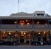 PJ O'Brien's Irish Pub - Kempsey Accommodation