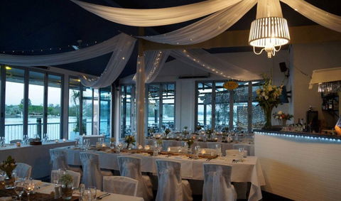 The River Deck On Noosa Marina - Kempsey Accommodation 2