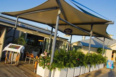 The River Deck On Noosa Marina - Kempsey Accommodation 5