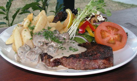Fairways Tavern - Kempsey Accommodation 1