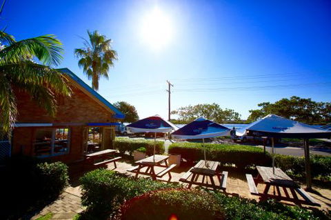 Hadleys Hotel - Kempsey Accommodation 1