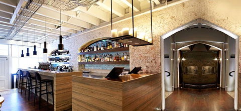 HRH Wine Bar - Kempsey Accommodation 2