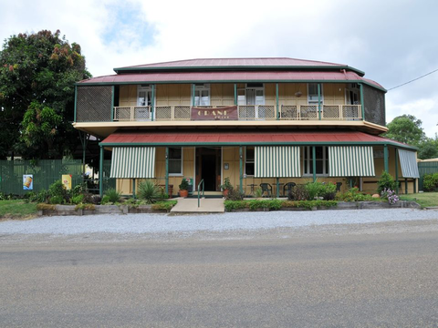 Grand Hotel Many Peaks - Kempsey Accommodation 4
