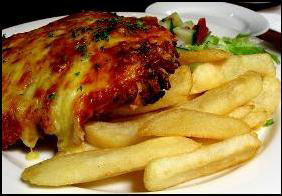 Litchfield Pub - Kempsey Accommodation 4