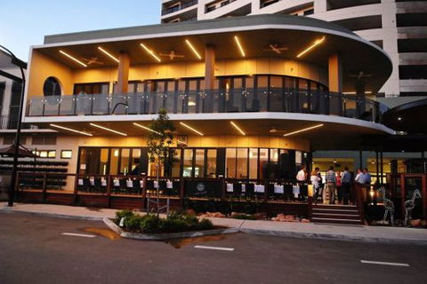 Q Bar & Brasserie On The Avenue - Kempsey Accommodation 1