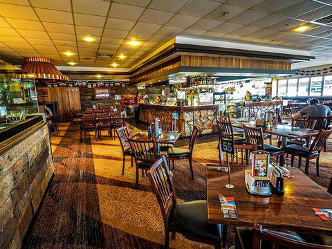 Isa Hotel - Kempsey Accommodation 0