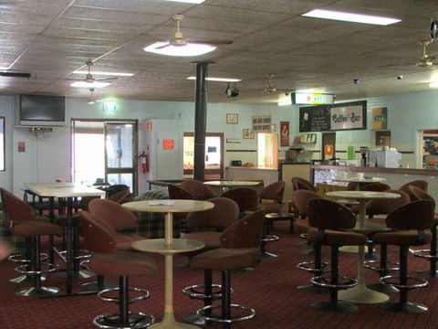 Old Bar Tavern - Kempsey Accommodation 3