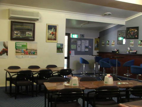 Old Bar Tavern - Kempsey Accommodation 4