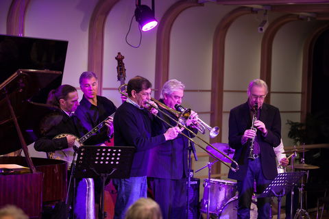 Devonport Jazz - Kempsey Accommodation 1