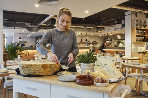 Flaming Cheese Wheel And Wine Experience: Brisbane - Kempsey Accommodation 0