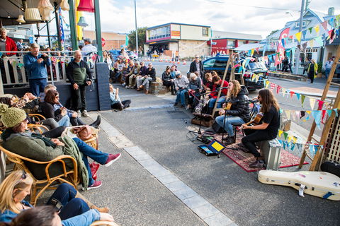 Live N Local In The Village - Kempsey Accommodation 1