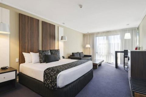 Quality Hotel Taylors Lakes - Kempsey Accommodation 0