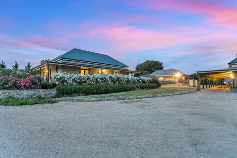 Abbotsford Country House - Kempsey Accommodation 4