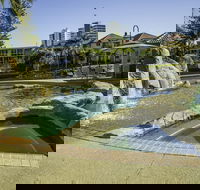 Paradise Island Resort - Kempsey Accommodation