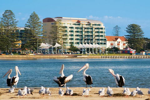 Oaks The Entrance Waterfront Suites - Kempsey Accommodation 1