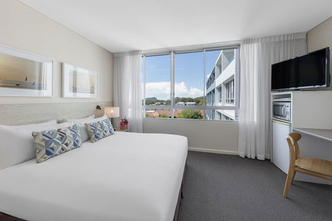 Oaks Nelson Bay Lure Suites - Kempsey Accommodation 7