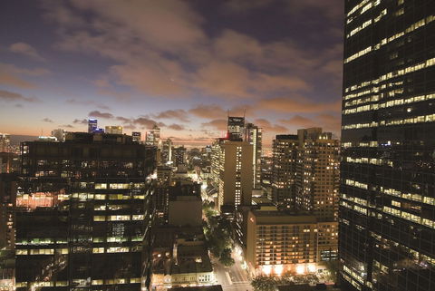 Oaks Melbourne On Lonsdale Suites - Kempsey Accommodation 0