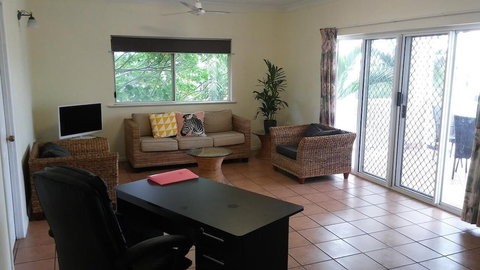 Cairns City Garden Apartment - Kempsey Accommodation 4