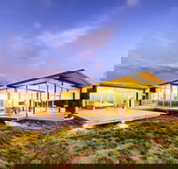 Cloudy Bay Beach House - Kempsey Accommodation