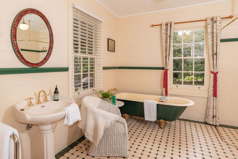 ARCADIA - The Barn Cottage & Rosehill Cottage - Kempsey Accommodation 6