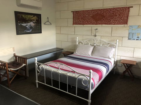 Port Campbell Guesthouse & Flash Packers - Kempsey Accommodation 4