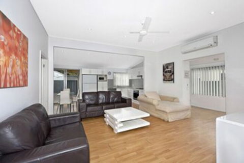 Oakland Cottage - Kempsey Accommodation 0