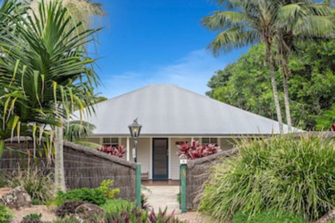 A PERFECT STAY - Cavvanbah Seaside Cottage - Kempsey Accommodation 0