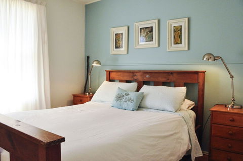 FALMOUTH Seadrift Cottage - Kempsey Accommodation 5