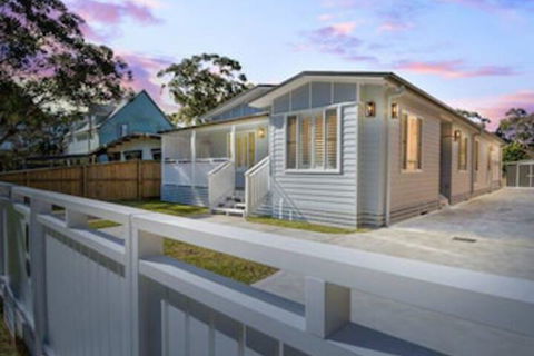 Margarets Hamptons Cottage - Kempsey Accommodation 0