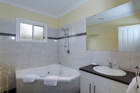 Edwards Rose - Kempsey Accommodation 3