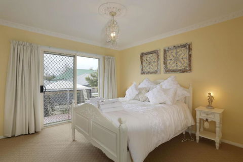 Edwards Rose - Kempsey Accommodation 4