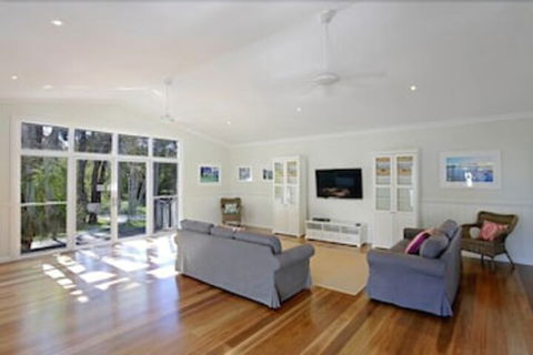 Away On Belongil Fields - Kempsey Accommodation 3