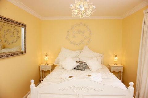 Secret Cottage - Kempsey Accommodation 4