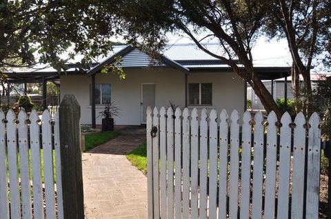 Girraween House - Kempsey Accommodation 3