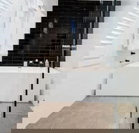 Bespoke On Main - Kempsey Accommodation