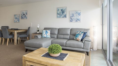 Absolute Waterfront Magnetic Island - Kempsey Accommodation 3