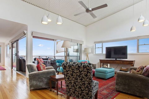 Ooranya - On Top Lake - Kempsey Accommodation 5