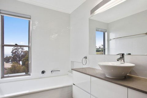 Ooranya - On Top Lake - Kempsey Accommodation 6