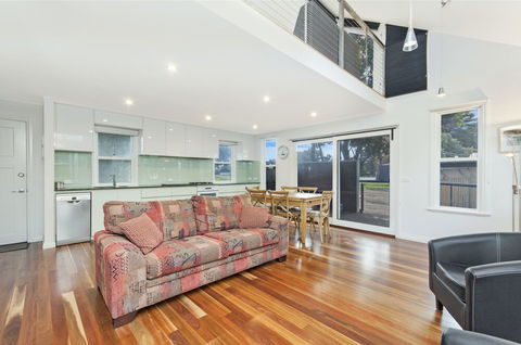 JOHANSSONS PERCH COTTAGE - Kempsey Accommodation 0