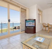 2 Bedroom Apartment Little Hut Unit 3 20 Kurrawa Close - Kempsey Accommodation
