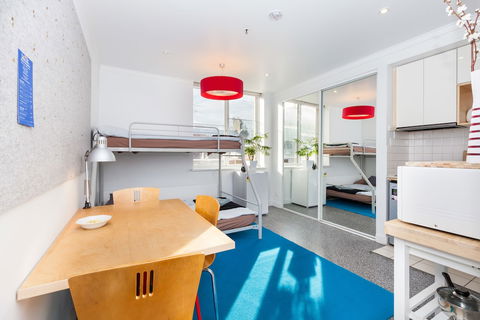 HENRIETTA, Carlton Studio Apartment - Kempsey Accommodation 2