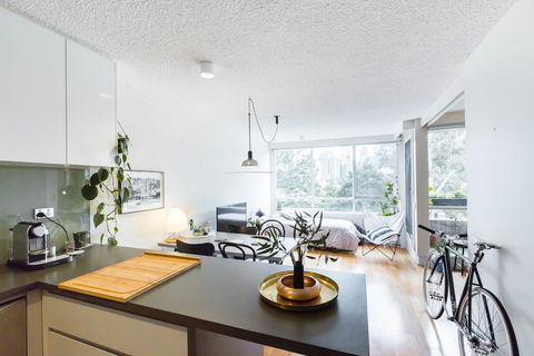 ISAAC, 1BDR South Melbourne Apartment - Kempsey Accommodation 4