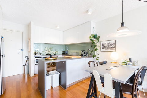 ISAAC, 1BDR South Melbourne Apartment - Kempsey Accommodation 5